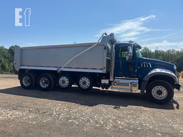 2021-mack-granite-64fr-image-4