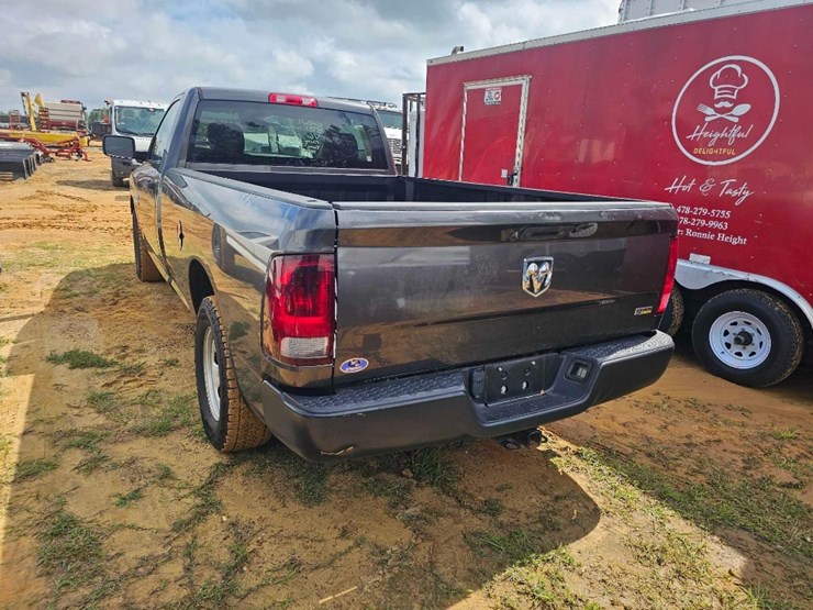2017-dodge-ram-1500-image-3
