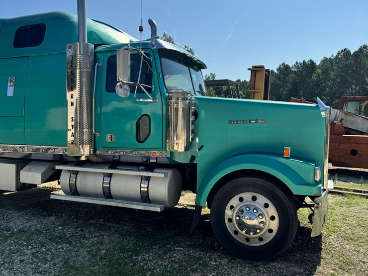 2001-western-star-image-11