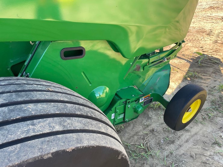 2023-john-deere-560m-image-21