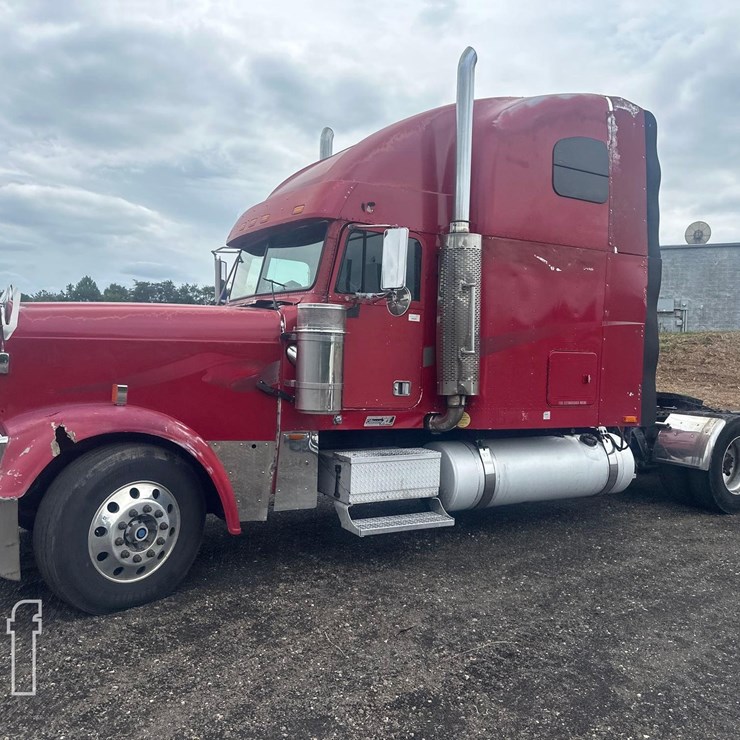 2000 FREIGHTLINER FLD132 CLASSIC XL