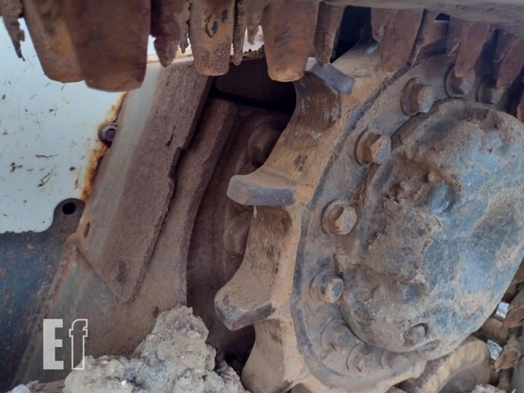 2020-bobcat-t595-image-22
