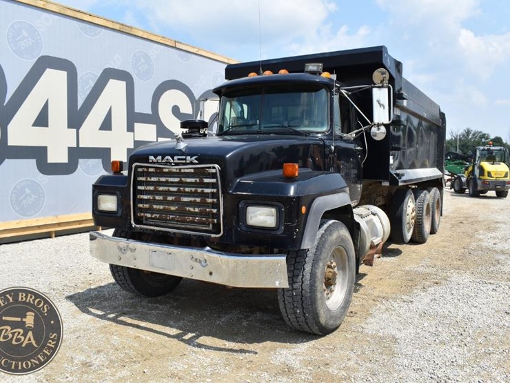 1996-mack-rd688s-image-32