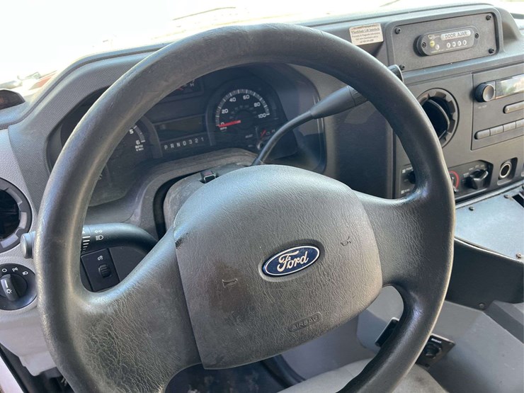 2014-ford-e450-image-17
