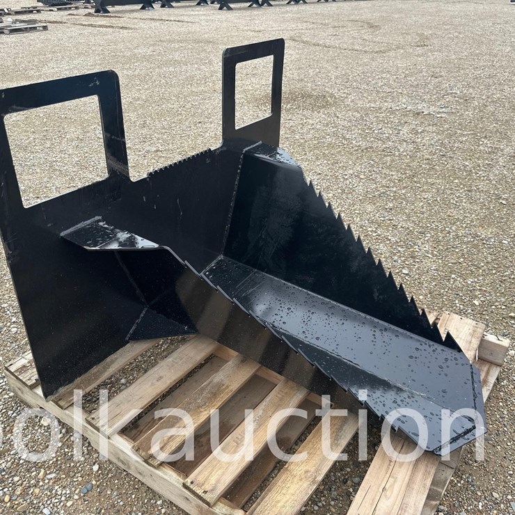 150 - 40" SKID STEER SPADE BUCKET