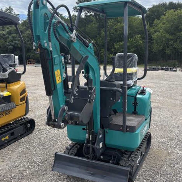 #106 • CFG Industrial Mini Excavator w/ Hydraulic Thumb
