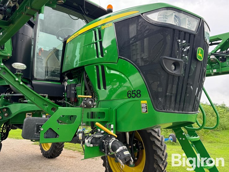 2018-john-deere-r4038-image-10