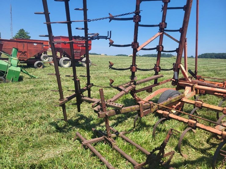 allis-chalmers-1300-e-30'-field-cultivator-w/3-bar-spike-harrow-image-25
