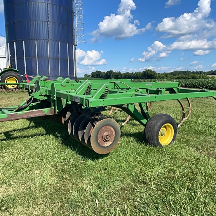 JOHN DEERE 712