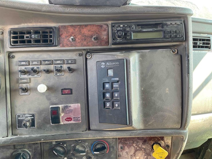 2004-kenworth-t300-single-axle-dump-truck-image-53