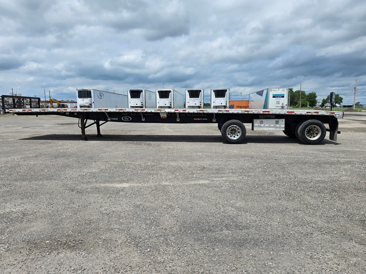 2015-great-dane-48'-x-102"-image-16