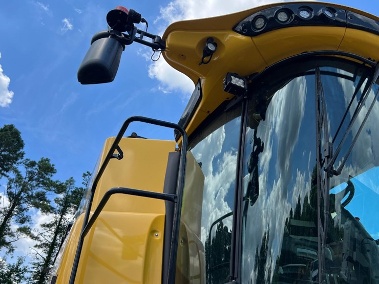2023-new-holland-cr10.90-image-30