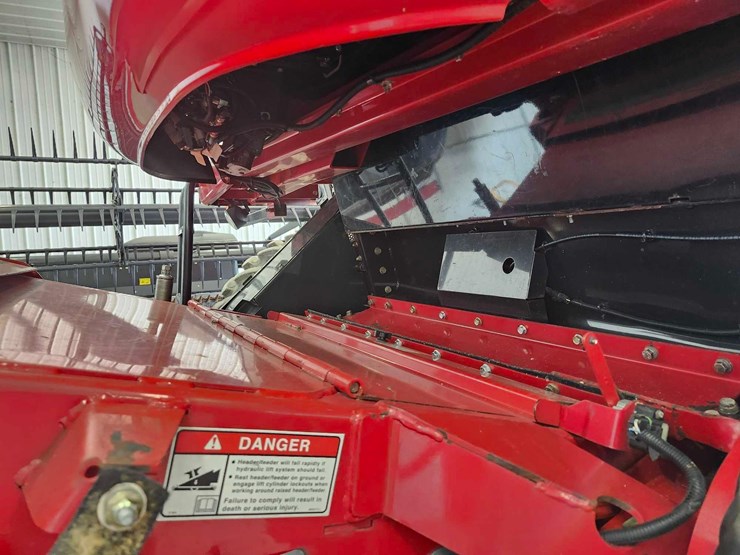 2009-case-ih-6088-image-20