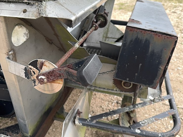 tyler-fertilizer-buggy-image-7