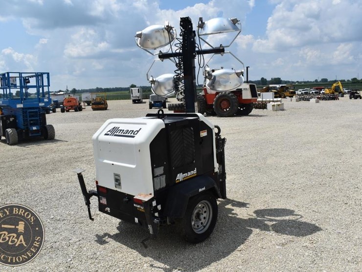 2019-allmand-bros-night-lite-v-series-image-6