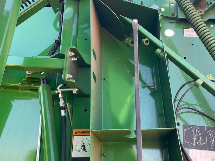 2023-john-deere-560m-image-37