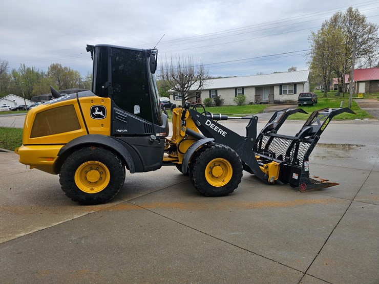 #17574-•-2024-deere-324-wheel-loader-image-12