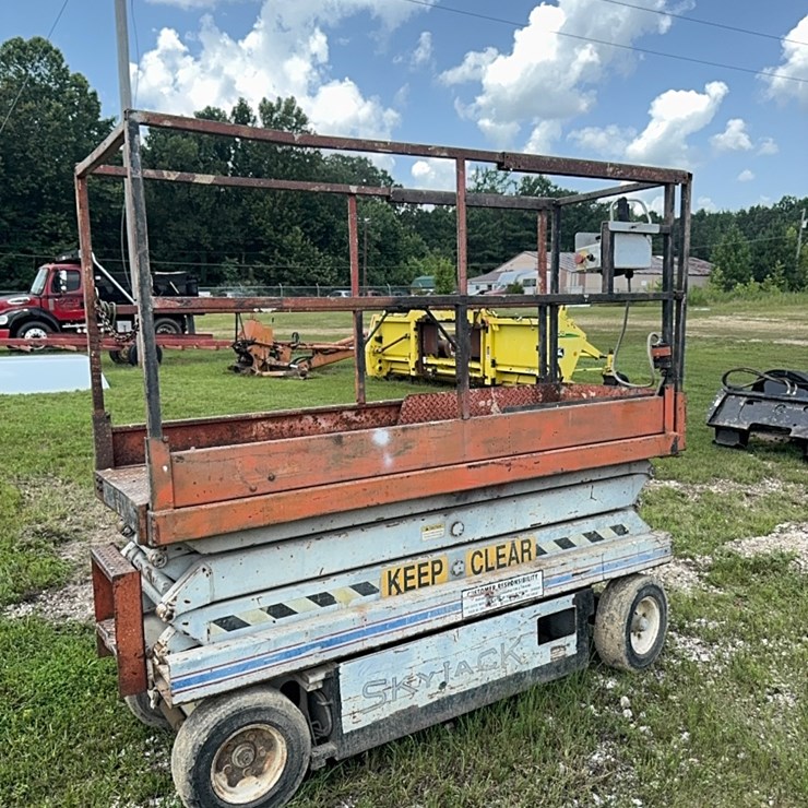 SkyJack scissor lift