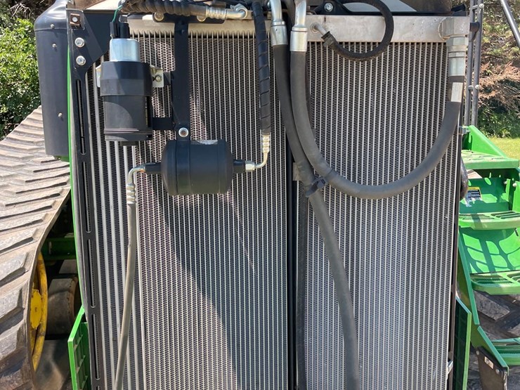 2013-john-deere-8360rt-image-40
