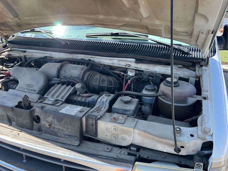 2002-ford-e250-image-26