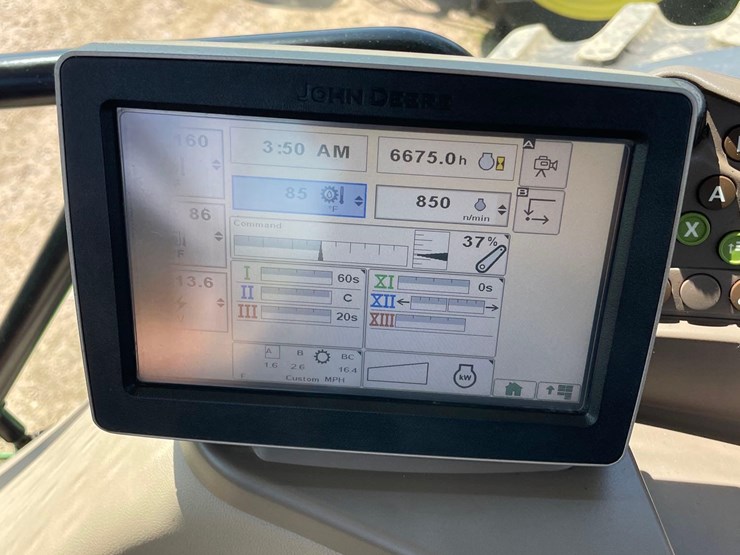 2014-john-deere-6210r-image-60