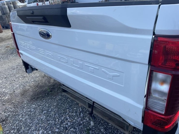 2021-ford-f350-image-8