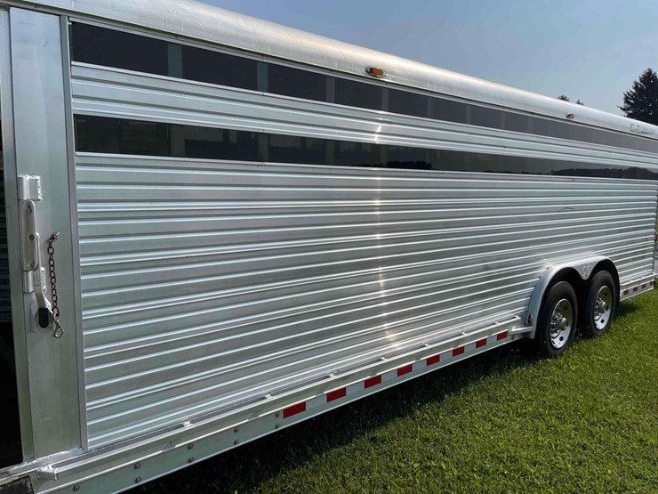 2006-8’x28’-c&c-aluminum-livestock-trailer-image-19
