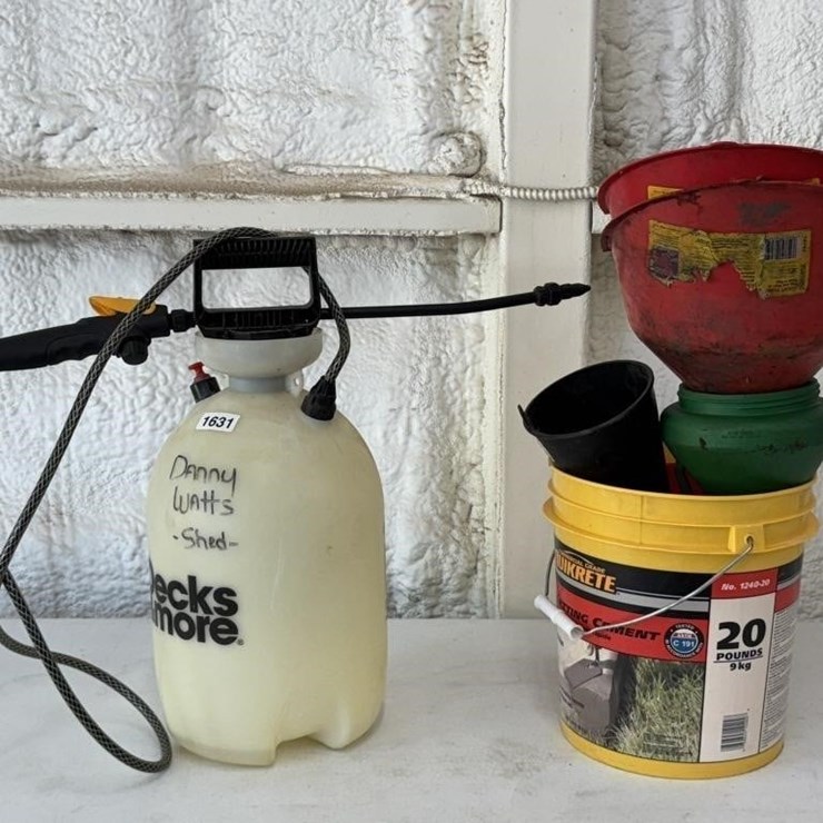 2-Gallon Garden Sprayer & Funnels