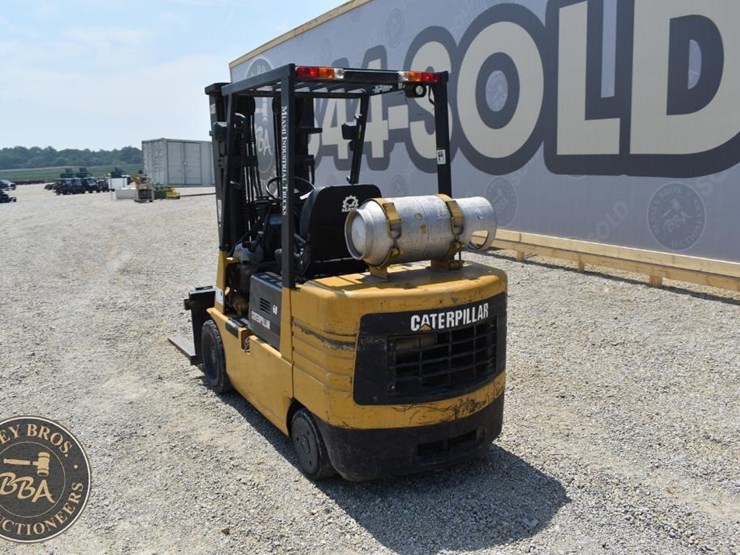 1996-caterpillar-gc30-image-8
