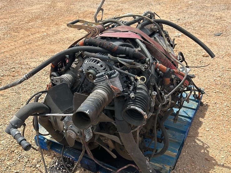 2012-duramax-8-cyl-diesel-engine-w/transmission-image-1