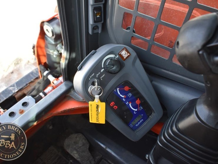 2020-kubota-ssv65-image-41