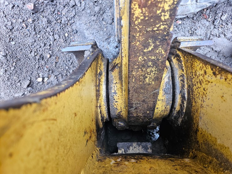 1984-caterpillar-973-image-58