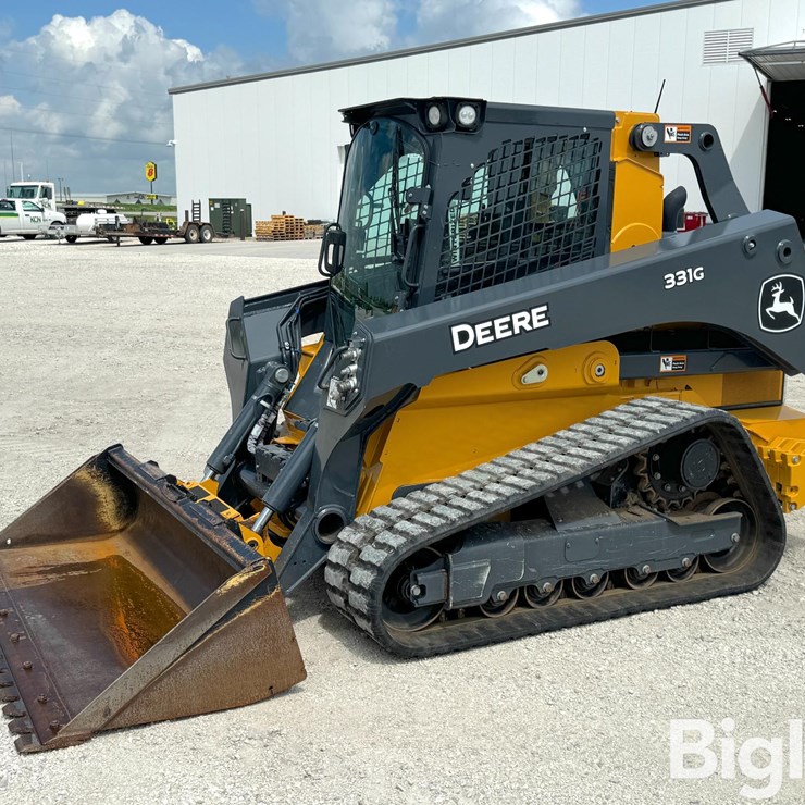 2023 DEERE 331G