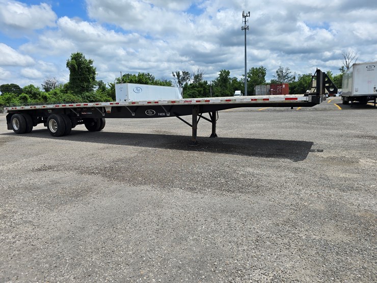 2015-great-dane-48'-x-102"-image-55