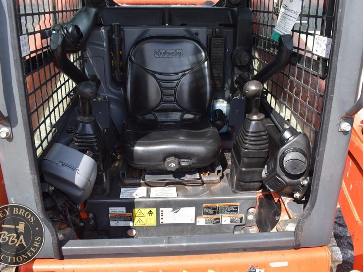 2020-kubota-ssv65-image-36
