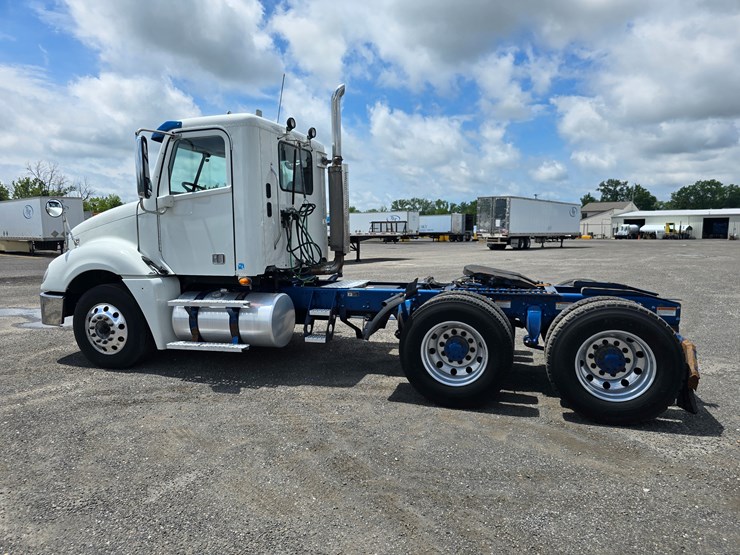 2020-freightliner-columbia-120-image-9