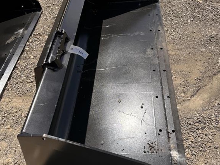 #193-•-standard-skid-steer-bucket---74-in-image-2