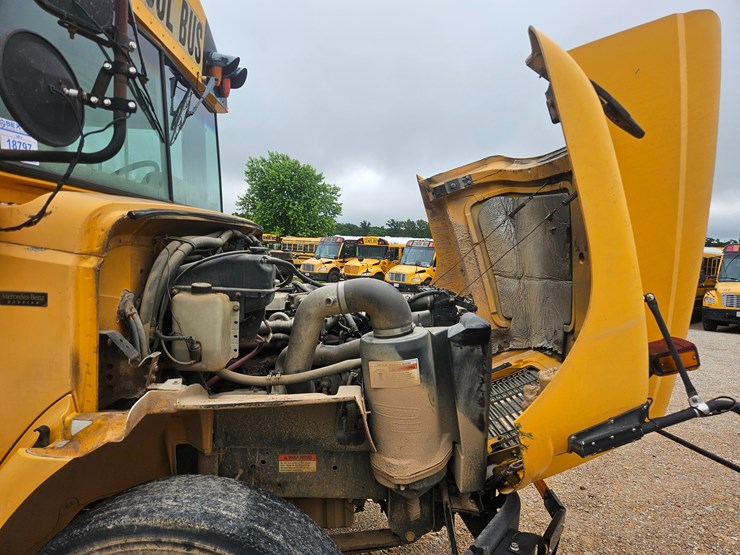 2005-freightliner-fs65-image-67