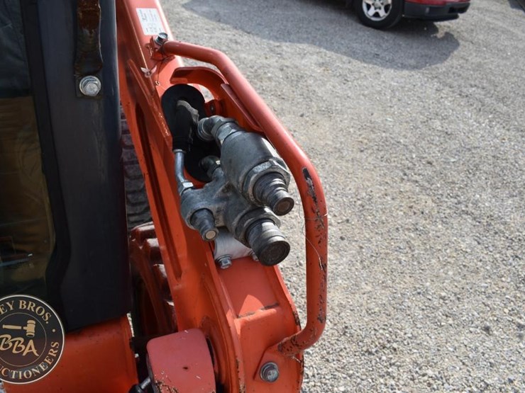 2020-kubota-ssv65-image-27