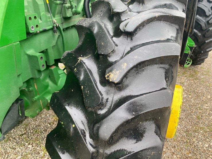 2016-john-deere-8245r-image-44