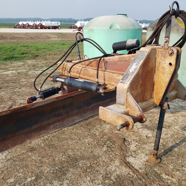 Rhino 1540 8' 3-way hydraulic 3 pt blade
