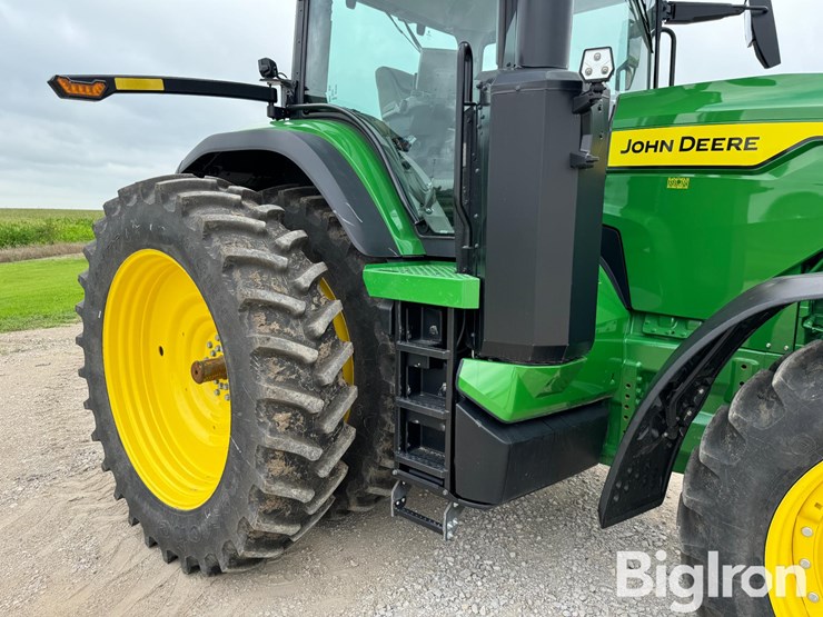 2023-john-deere-8r-250-image-17