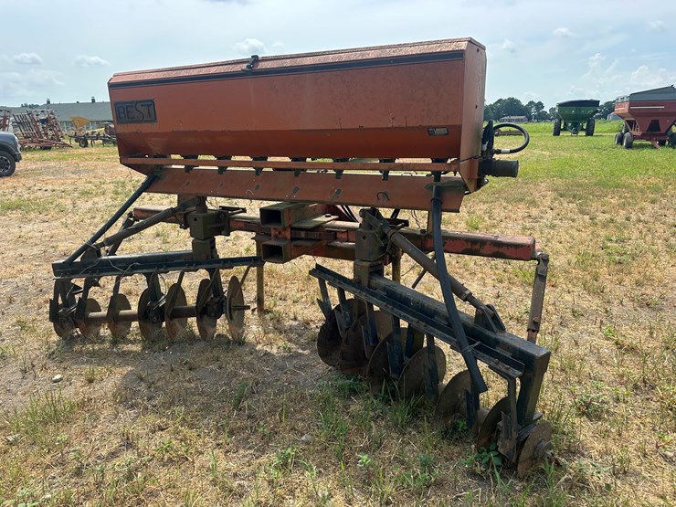 #26624-•-best-mfg-ls9600-seeder-w/-levee-plow-image-3