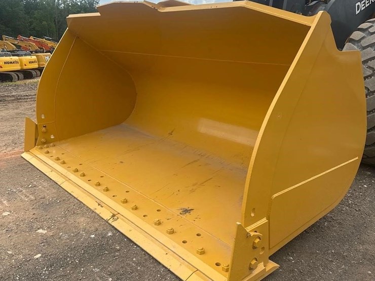 2020-deere-844l-image-10