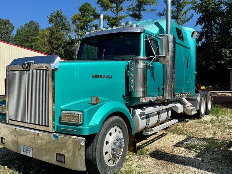 2001-western-star-image-1