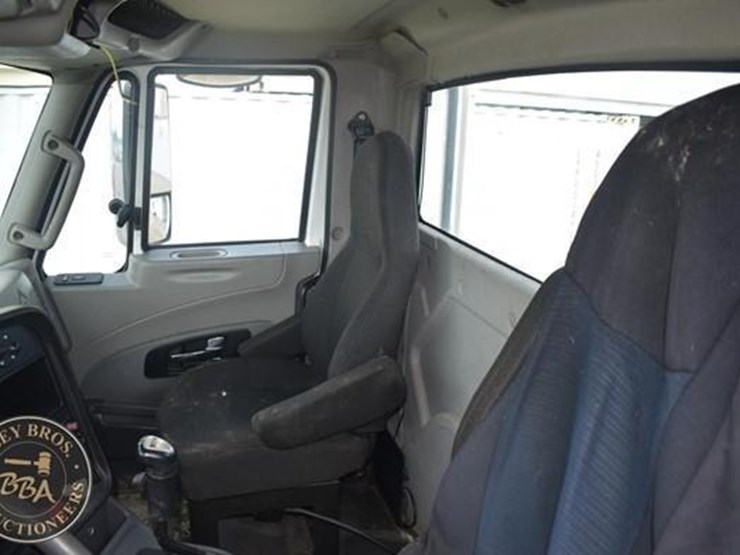 2014-international-prostar-image-46