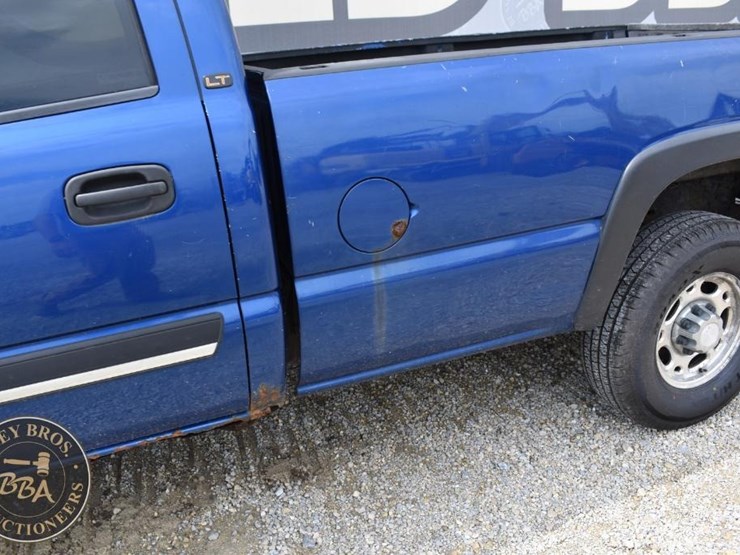 2003-chevrolet-silverado-2500-image-18