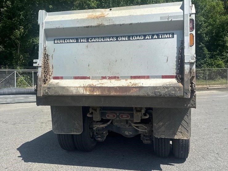 2021-mack-granite-64fr-image-6