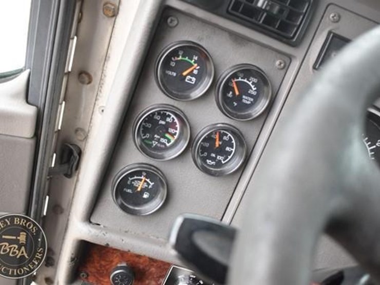 2008-kenworth-t300-image-80
