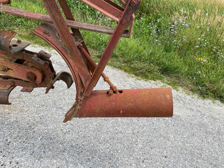 vermeer-model-12-pto-field-tiling-machine-image-19